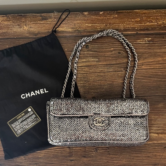 AUTHENTIC-Vintage Chanel Sequined Classic Flap Handbag ( Color: Black/Silver) - Picture 12 of 16